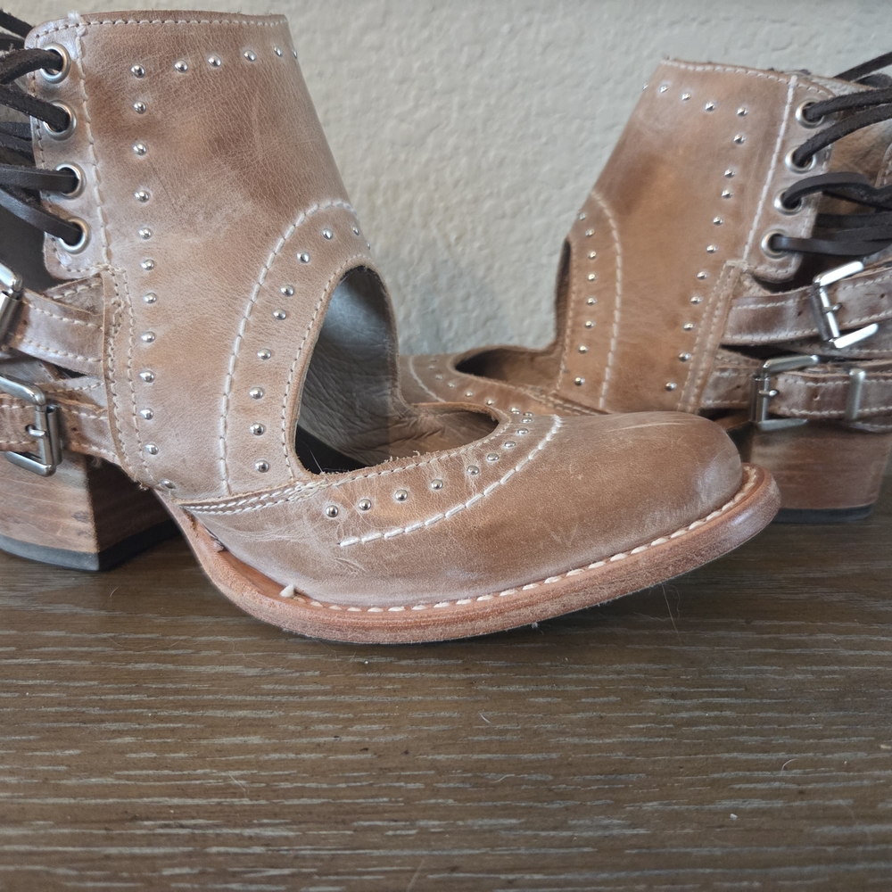 Freebird Desert Size 5 Taupe